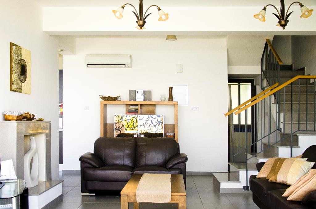 Esprit Villa 20 Polis Szoba fotó